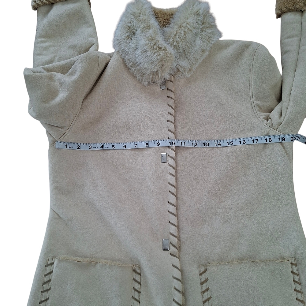 Elegant Vegan Cream Women's Coat Faux Fur & Faux Suede - Picture 8 of 13